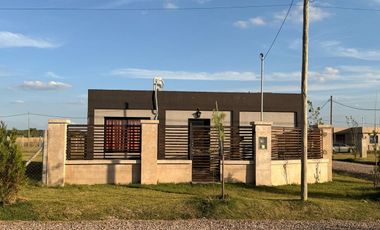 QUINCHO CON PILETA EN VENTA CANNING