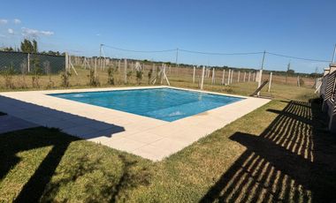 QUINCHO CON PILETA EN VENTA CANNING