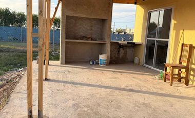 QUINCHO CON PILETA EN VENTA CANNING