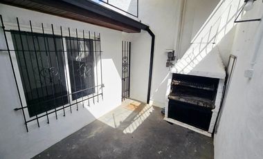 Venta PH 2 ambientes con patio, planta baja Munro