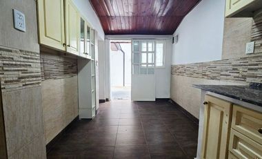 Venta PH 2 ambientes con patio, planta baja Munro