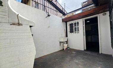Venta PH 2 ambientes con patio, planta baja Munro
