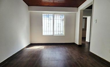 Venta PH 2 ambientes con patio, planta baja Munro