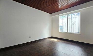 Venta PH 2 ambientes con patio, planta baja Munro