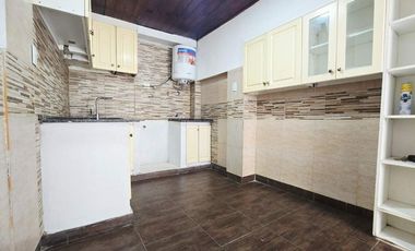 Venta PH 2 ambientes con patio, planta baja Munro