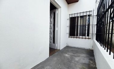 Venta PH 2 ambientes con patio, planta baja Munro