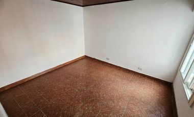 Venta PH 2 ambientes con patio, planta baja Munro