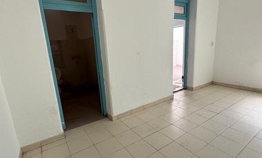 PH EN LANUS   C/ PATIO Y  TERRA  . EXC UBICACION