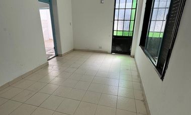 PH EN LANUS   C/ PATIO Y  TERRA  . EXC UBICACION