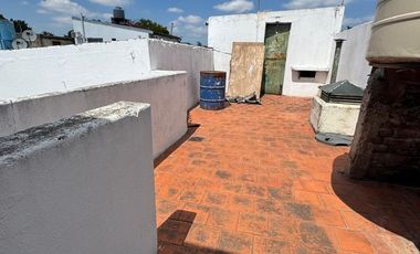 PH EN LANUS   C/ PATIO Y  TERRA  . EXC UBICACION