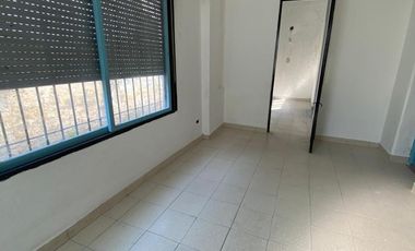 PH EN LANUS   C/ PATIO Y  TERRA  . EXC UBICACION