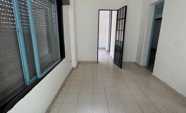 PH EN LANUS   C/ PATIO Y  TERRA  . EXC UBICACION