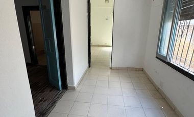 PH EN LANUS   C/ PATIO Y  TERRA  . EXC UBICACION