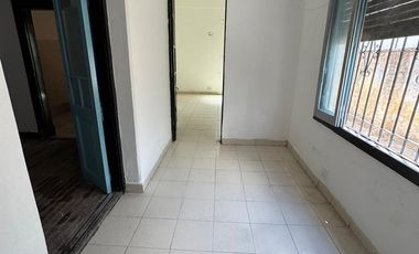 PH EN LANUS   C/ PATIO Y  TERRA  . EXC UBICACION