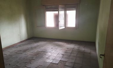 CASA 3 AMB SOLIDA A REFACCIONAR - LOTE 300M2