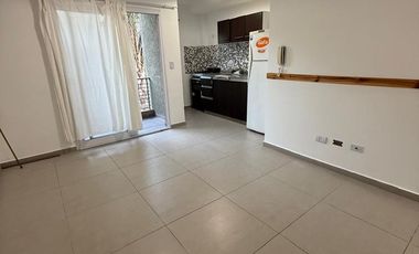 ALQUILER  2 AMBIENTES -  CASEROS -CERCANO AL CTRO