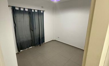 ALQUILER  2 AMBIENTES -  CASEROS -CERCANO AL CTRO