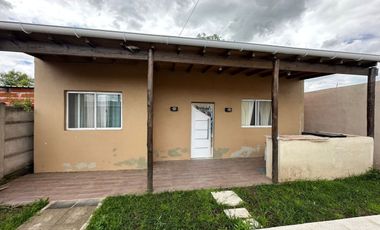 VENTA LOTE 2 CASAS 3 AMB PILETA COCHERA NAVARRO
