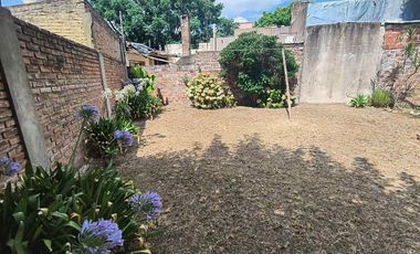 VENTA CASA 4 AMB QUILMES  JARDIN Y COCH APTO CRED