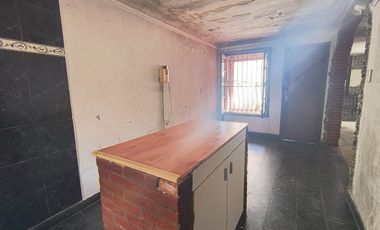 VENTA CASA 4 AMB QUILMES  JARDIN Y COCH APTO CRED