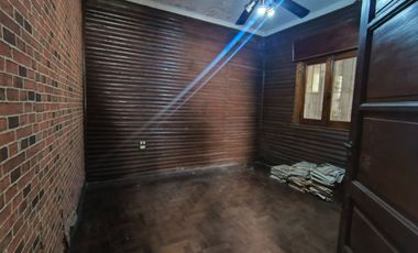 VENTA CASA 4 AMB QUILMES  JARDIN Y COCH APTO CRED