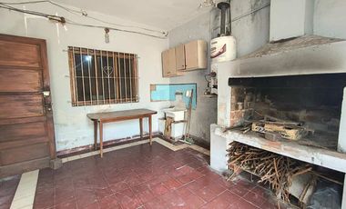 VENTA CASA 4 AMB QUILMES  JARDIN Y COCH APTO CRED