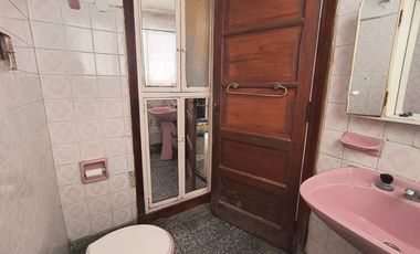 VENTA CASA 4 AMB QUILMES  JARDIN Y COCH APTO CRED