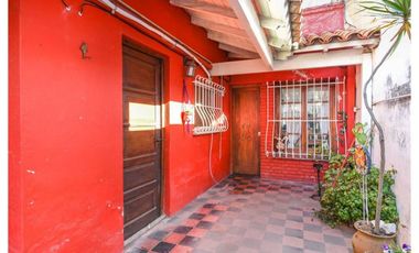VENTA CASA 4 AMB QUILMES  JARDIN Y COCH APTO CRED