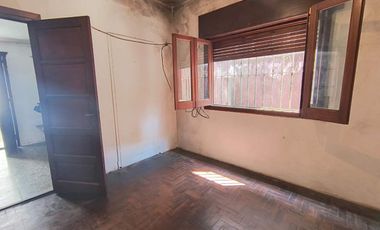 VENTA CASA 4 AMB QUILMES  JARDIN Y COCH APTO CRED