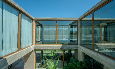 CASA EN VENTA EN AREA 60 CON VISTA A LA LAGUNA