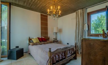 CASA EN VENTA EN AREA 60 CON VISTA A LA LAGUNA