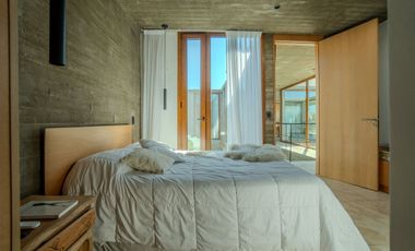 CASA EN VENTA EN AREA 60 CON VISTA A LA LAGUNA