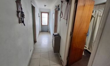 VENTA CASA 3 AMBIENTES CON GARAGE B. SAN MARTIN