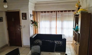 VENTA CASA 3 AMBIENTES CON GARAGE B. SAN MARTIN