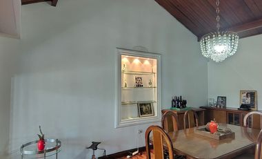 CASA 3 AMB COCH. PARRILLA Y PILETA SAN JUSTO
