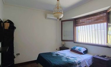 CASA 3 AMB COCH. PARRILLA Y PILETA SAN JUSTO