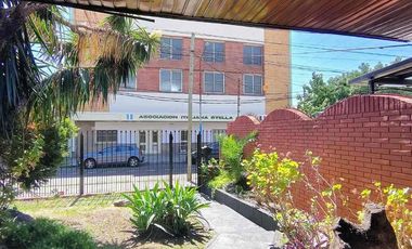 CASA 3 AMB COCH. PARRILLA Y PILETA SAN JUSTO