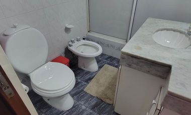 CASA 3 AMB COCH. PARRILLA Y PILETA SAN JUSTO