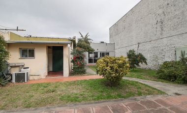 Venta lote 2 casas de 4 amb + quincho y cochera
