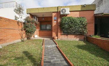 Venta lote 2 casas de 4 amb + quincho y cochera