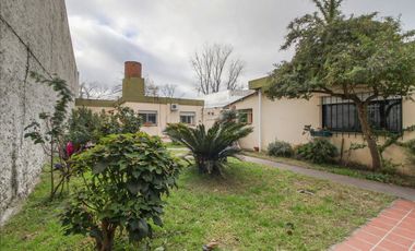 Venta lote 2 casas de 4 amb + quincho y cochera