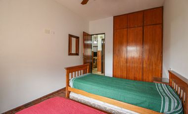 Venta lote 2 casas de 4 amb + quincho y cochera