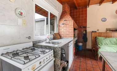 Venta lote 2 casas de 4 amb + quincho y cochera