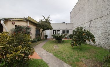 Venta lote 2 casas de 4 amb + quincho y cochera