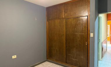 CASA DE 3 DORMITORIOS. B° LAS MORERAS, SANTA LUCIA