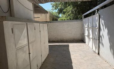 CASA DE 3 DORMITORIOS. B° LAS MORERAS, SANTA LUCIA