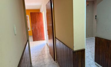 CASA DE 3 DORMITORIOS. B° LAS MORERAS, SANTA LUCIA