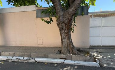 CASA DE 3 DORMITORIOS. B° LAS MORERAS, SANTA LUCIA