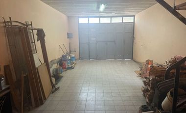 CASA CON DEPARTAMENTO Y LOCAL COMERCIAL. CAPITAL