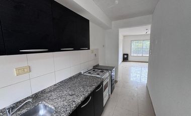 VENTA 2 AMBIENTES C/ COCHERA CENTRO MORENO IMPECAB
